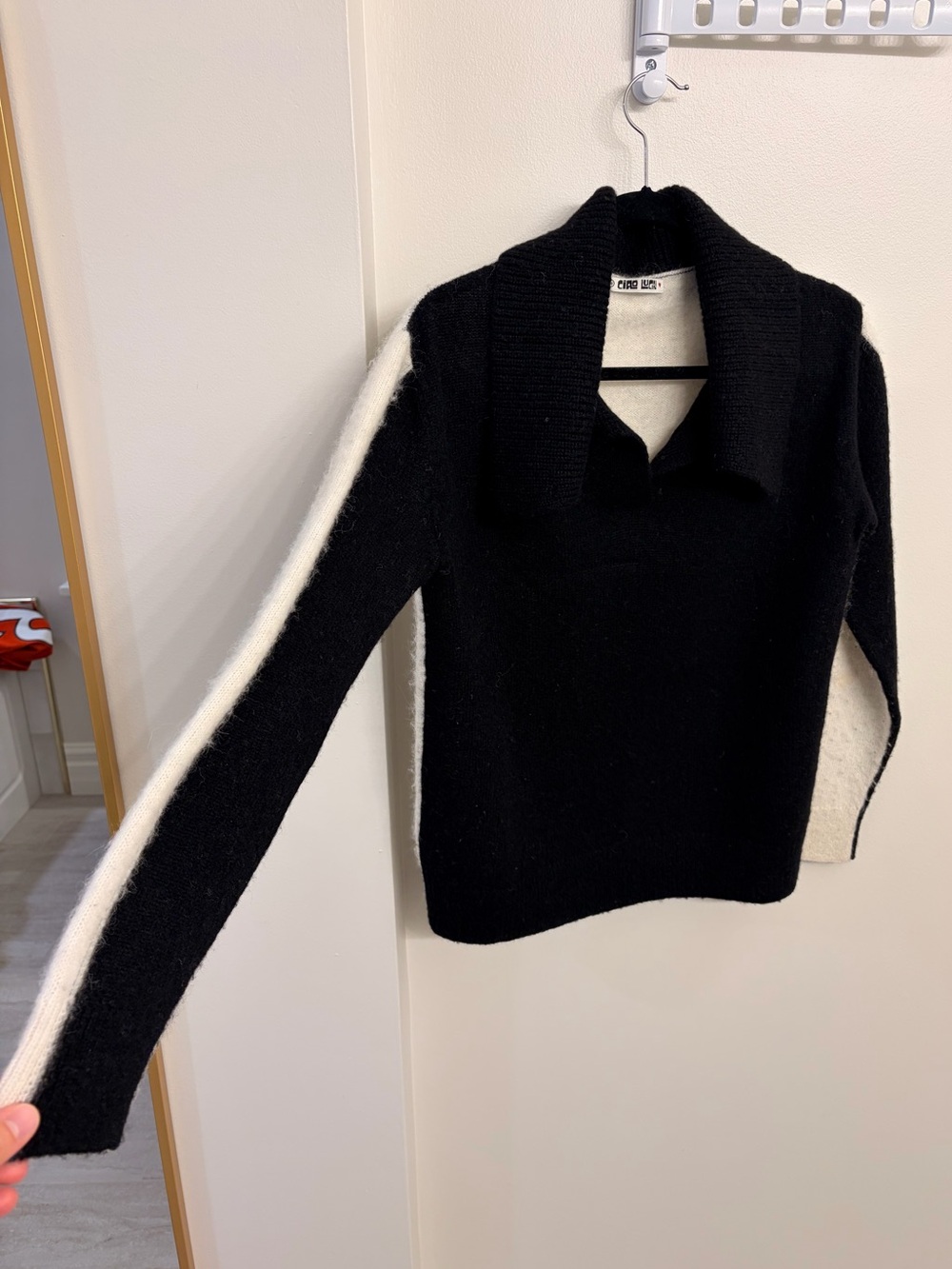 Ciao Lucia Cashmere Sweater - Picture 4 of 4